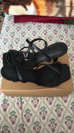 Black Kitten Heels Size 8 Women’s