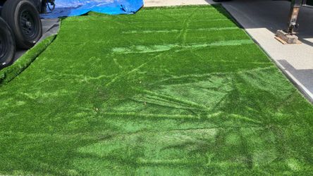NO LOW BALLERS!!!  208  SQ. FT. ARTIFICIAL GRASS UNINSTALLED LEFTOVERS ***—- $1 PER FOOT (measures 13x16)