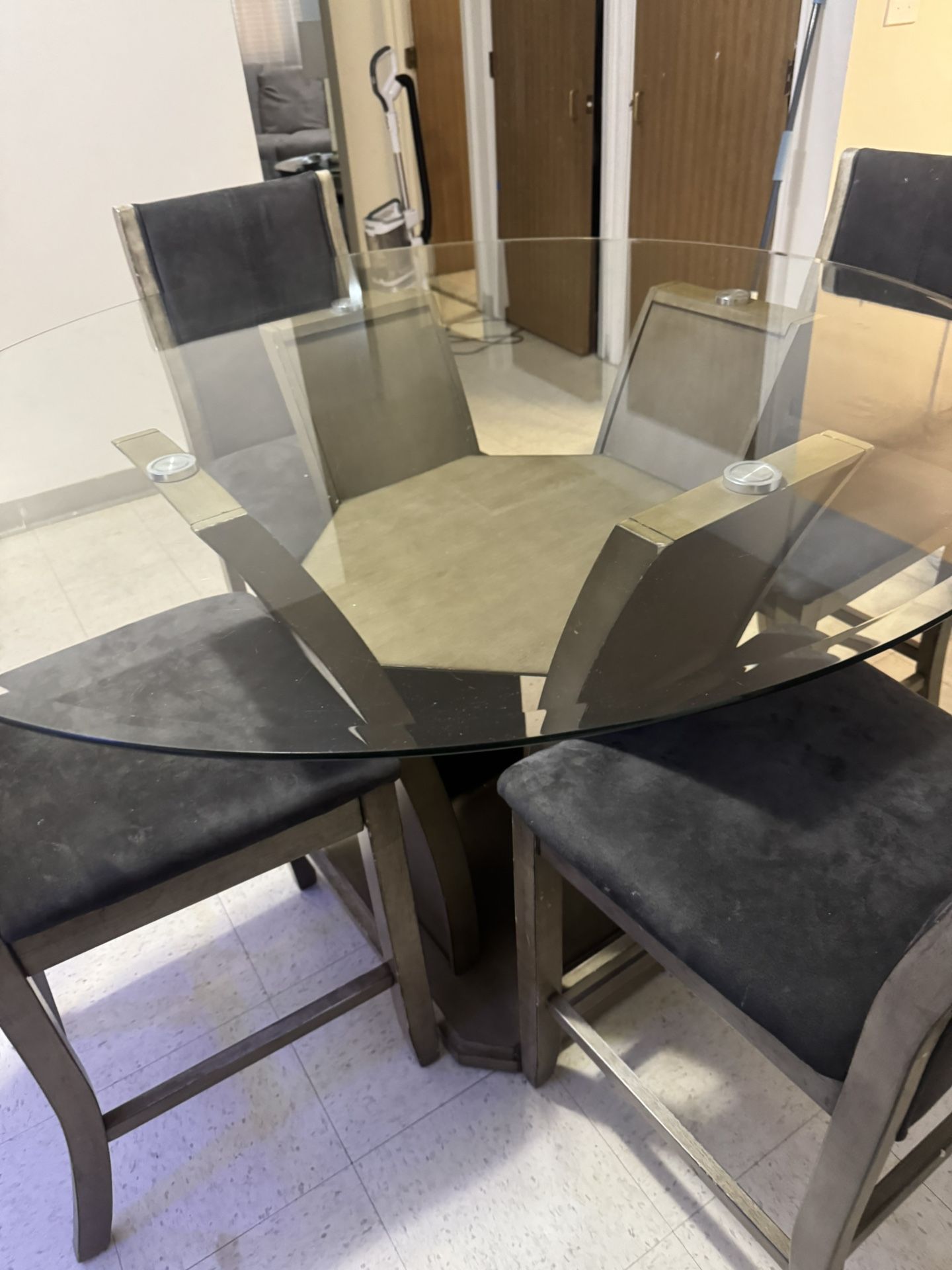 Elegant Raymour & Flanigan Glass Table – $300 (Cohoes, NY)