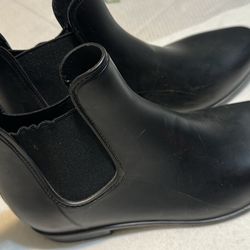 Boots Size 9