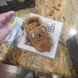 Koala Uggs Size 4/5C