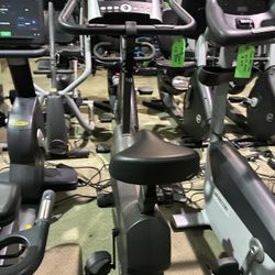 Life Fitness C1 Upright Bike with LCD   Console