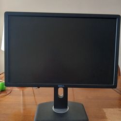 ✨️Dell 22 Inch Professional LED Monitor✨️ - Very Good Condition!