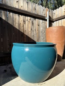 Two Beautiful Like New Teal Pots ceramic