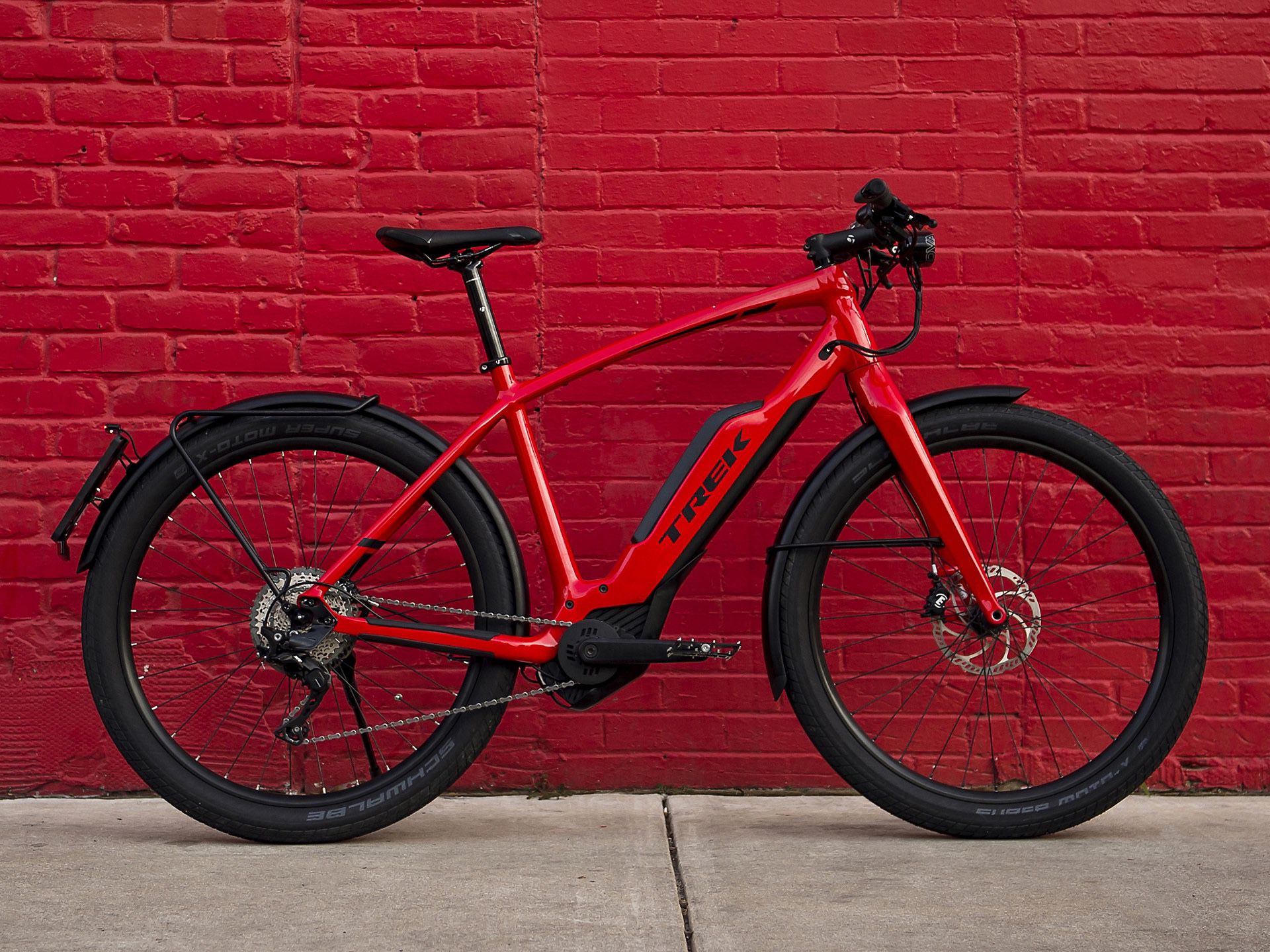 Almost New Trek 2019 Super Commuter 8s electric bike ebike bicycle