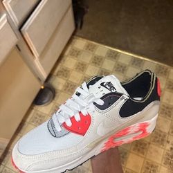 [NEW/UNWORN] Nike Air Max 90 "Sketch with Swoosh" - Size 9