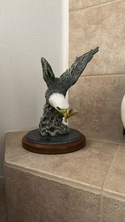 Eagle Statue
