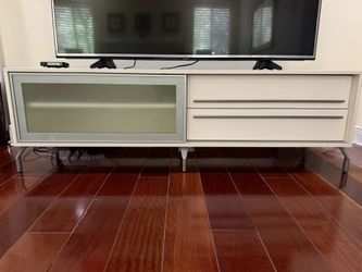 *** TV STAND / CONSOLE / MEDIA / ENTERTAINMENT CENTER - EXCELLENT! - Must Go Now!