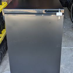 🌟 Brand New 3.5 cu ft Chest Freezer – Never Used! - $100 (West Seattle)
