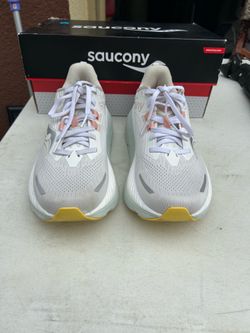Women’s Hurricane  Saucony