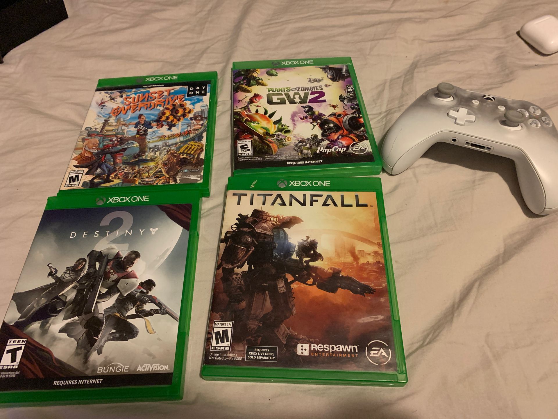 TitanFall,Destiny2,plants vs zombies garden warfare,sunset over drive and controller