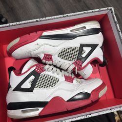 Jordan 4 Fire Red size 7.5