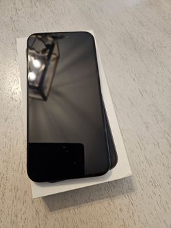 Apple I phone 15 Pro Max 256 GB Unlocked from Apple Store Clean IMEI 