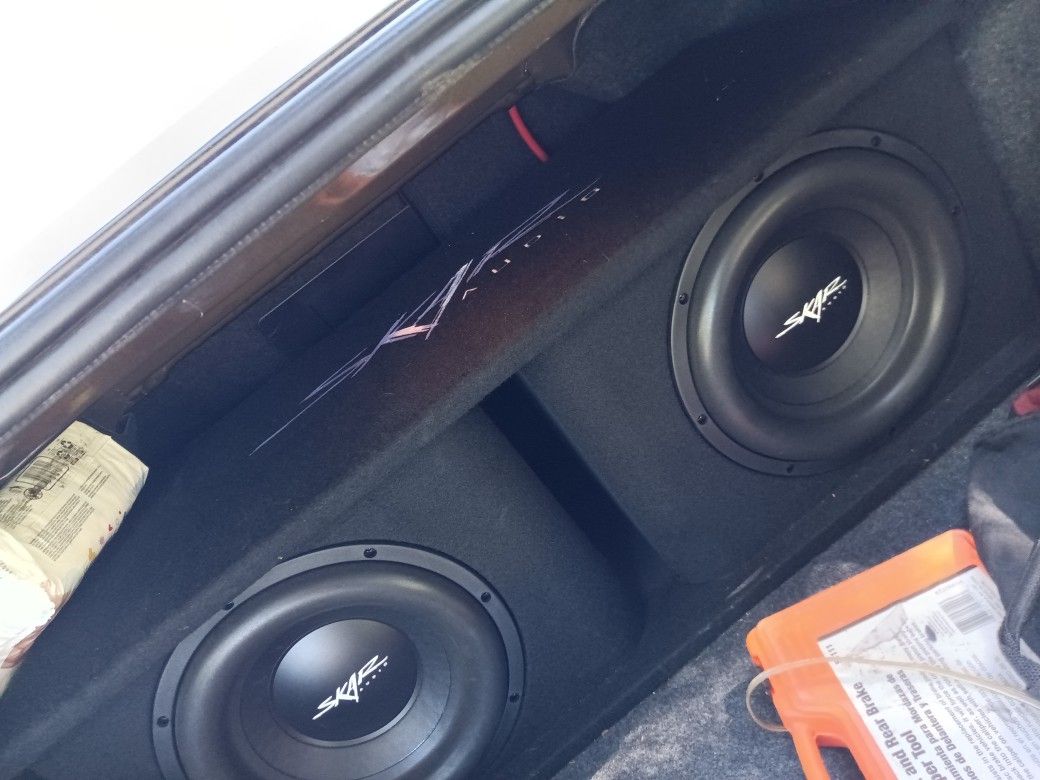 2 12s Skar Plus 1200 Watt Amp