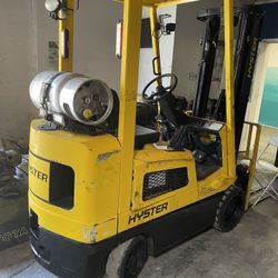 Forklift 