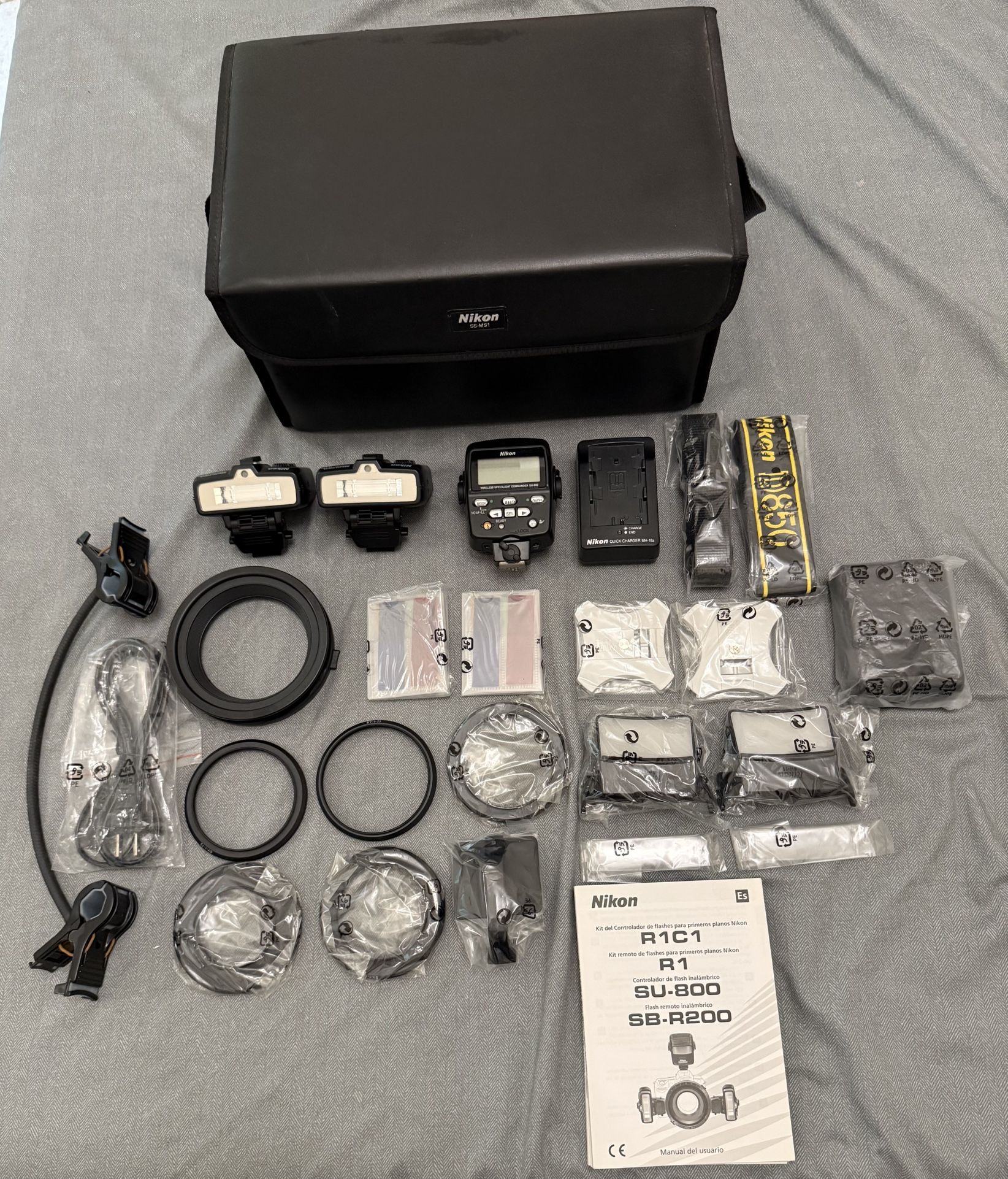 Nikon R1C1 Wireless Close-Up Speedlight System