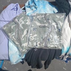 10$ Brand New Hooded Sweatshirts (Bulk Available)