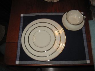 Lenox Montclair China Set for 8 ppl (40 pcs)