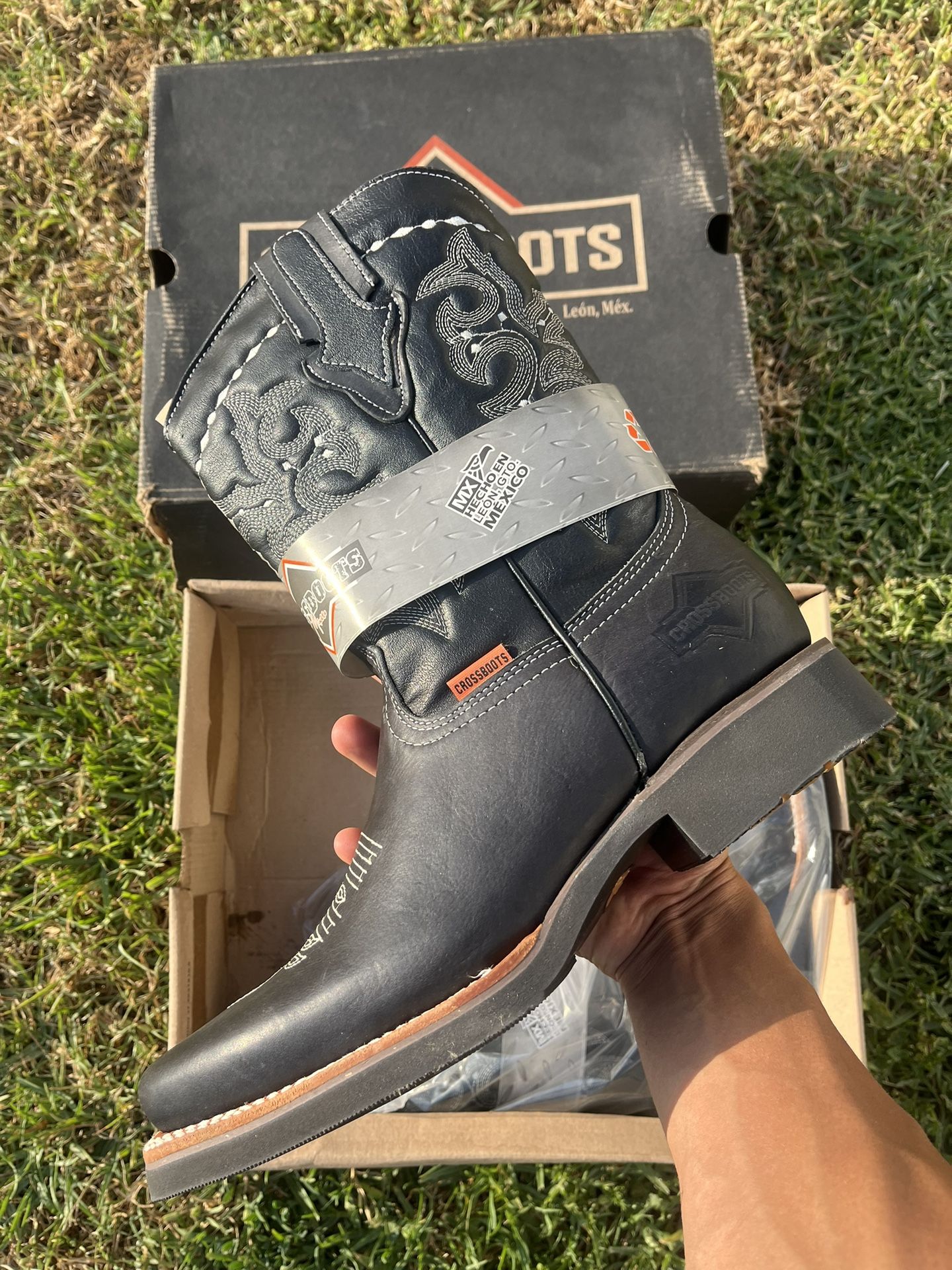 brand new work boots size 9