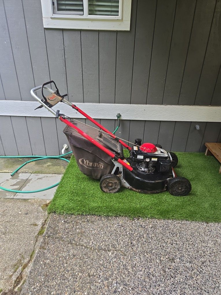 YBRAVO 21" COMMERCIAL LAWN MOWER *HONDA ENGINE*