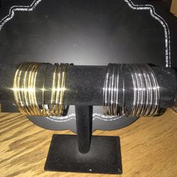 Bracelets 