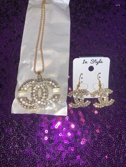 Necklace and earring set