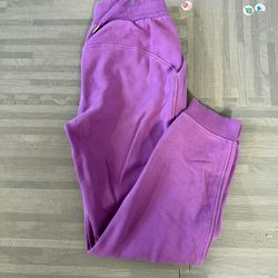 Lululemon women’s purple scuba jogger