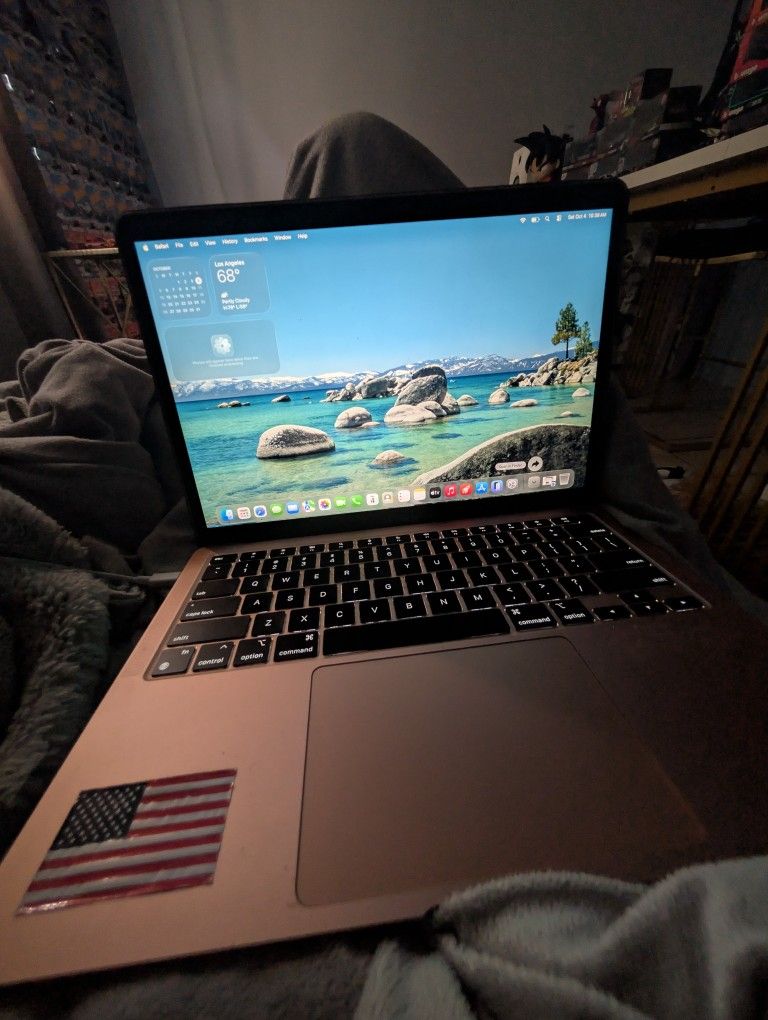MacBook Air 13 Inch Gold