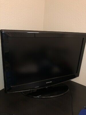 Nice Samsung 32 in Flatscreen Delivery Available