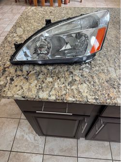 Honda accord head light