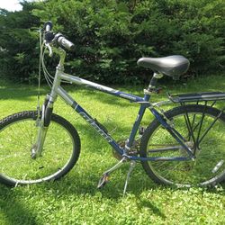 26" Men's Mountain Bike With Luggage Rack And Bag 