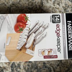 New Farberware EdgeKeeper 14-Piece Knife Block Set – Built-In Sharpener