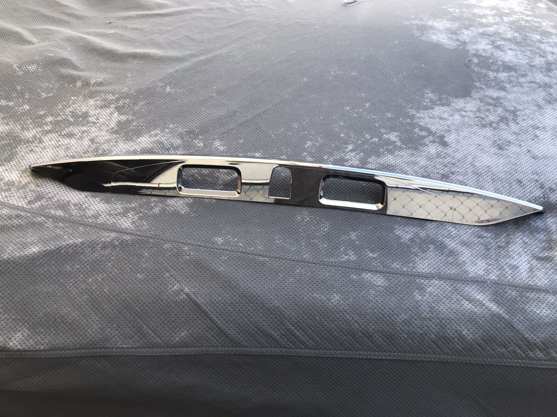 Honda Accord 2013-15 Genuine OEM Trunk lid-finish molding. 74890T2FA31
