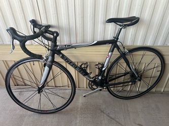 Trek Madone 5.0  carbon fiber road bike