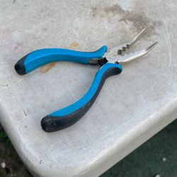 Bend Nose Pliers