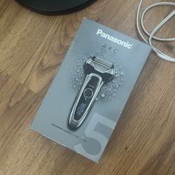 Brand New PANASONIC ARC 5 Shaver Never Opened