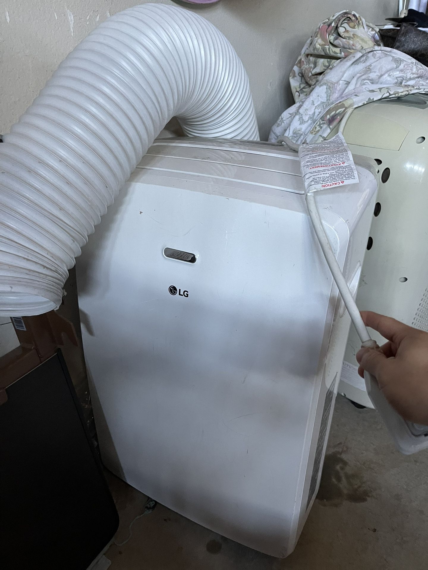 LG Portable Air conditioner R410A