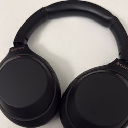 Sony WH-1000XM4 Wireless Noise-Cancelling Over-the-Ear Headphones - Black