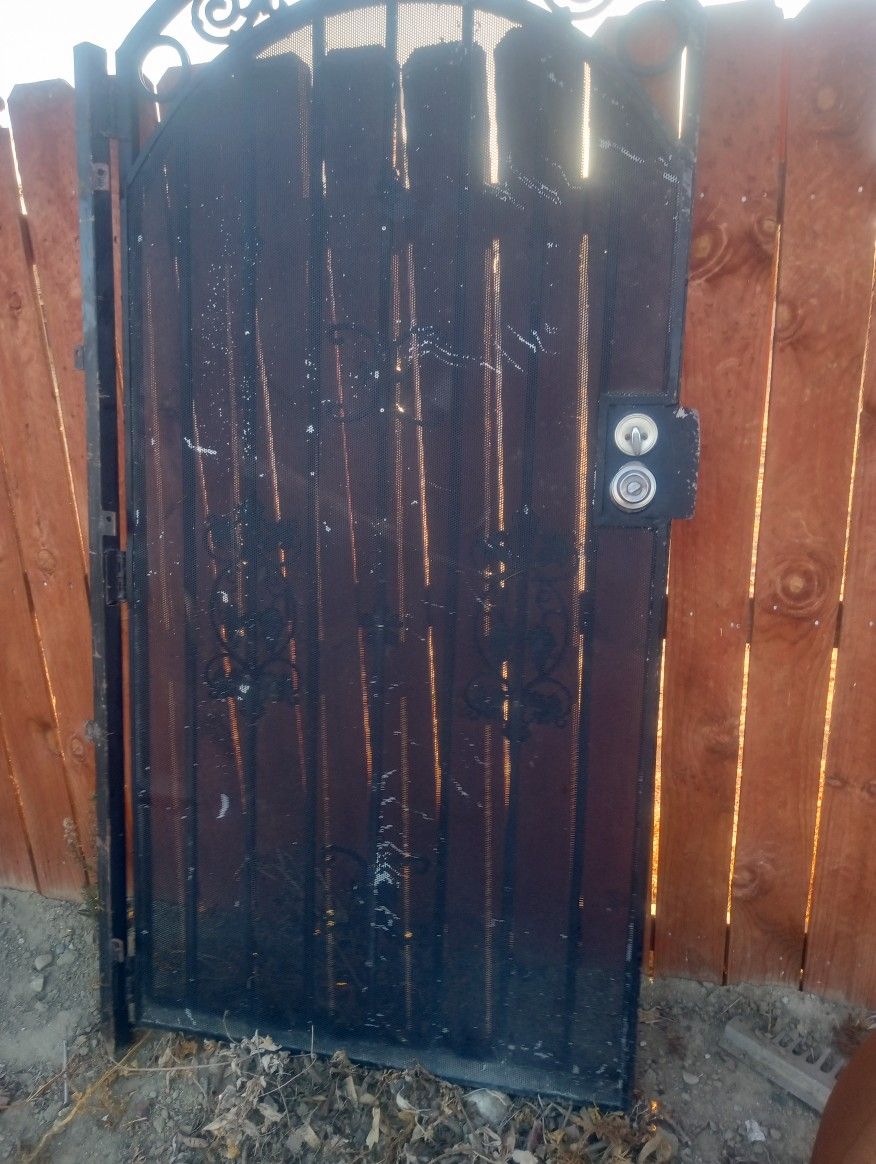 Se Vende Puerta