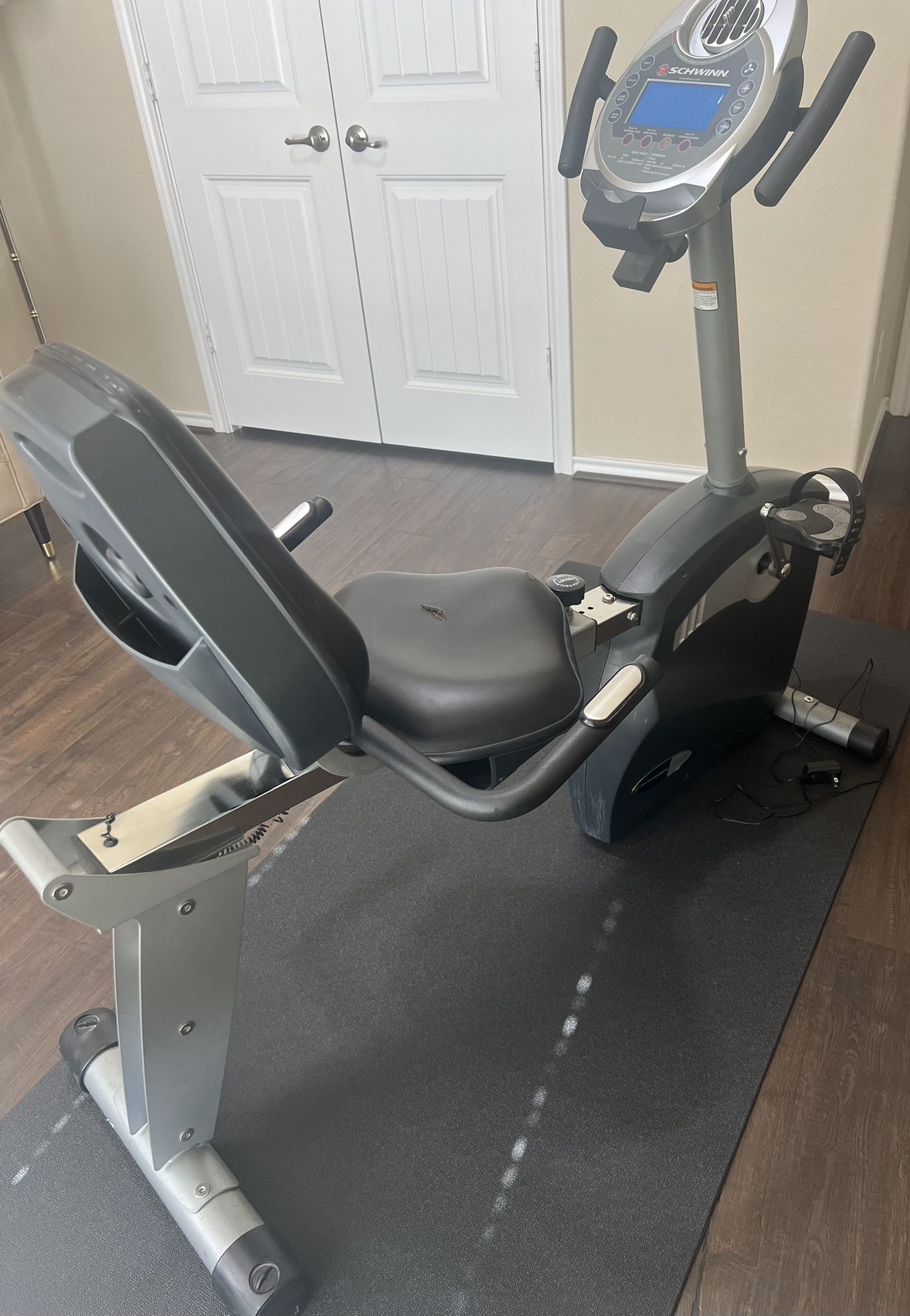 SCHWINN 213 RECOMBENT EXERCISE BIKE
