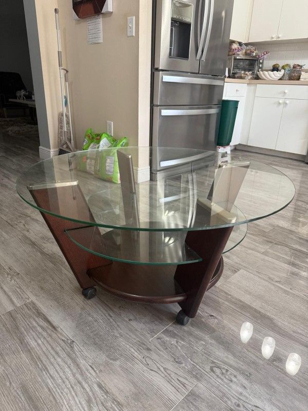Glass round table