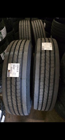 11 R22.5 Big Rig Freightliner/Peterbuilt Volvo tires