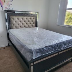 NEW QUEEN MATTRESS WITH BOX SPRING ♨️ Bed frame is not available