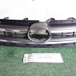 broken points 2017 - 2018 - 2019 TOYOTA HIGHLANDER FRONT GRILLE OEM AX17922