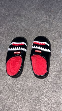 SHARK COMFY SLIDES