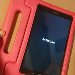 Samsung Galaxy 10 Inch Tablet And Pink Foak Protector