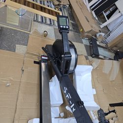 Only Missing Front Legs 
New signature fitness indoor rowing machine, 10-level air resistance rower with lcd monitor, adjustable seat & footrests, qui