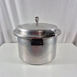 Mirro Aluminum Pressure Cooker with Lid