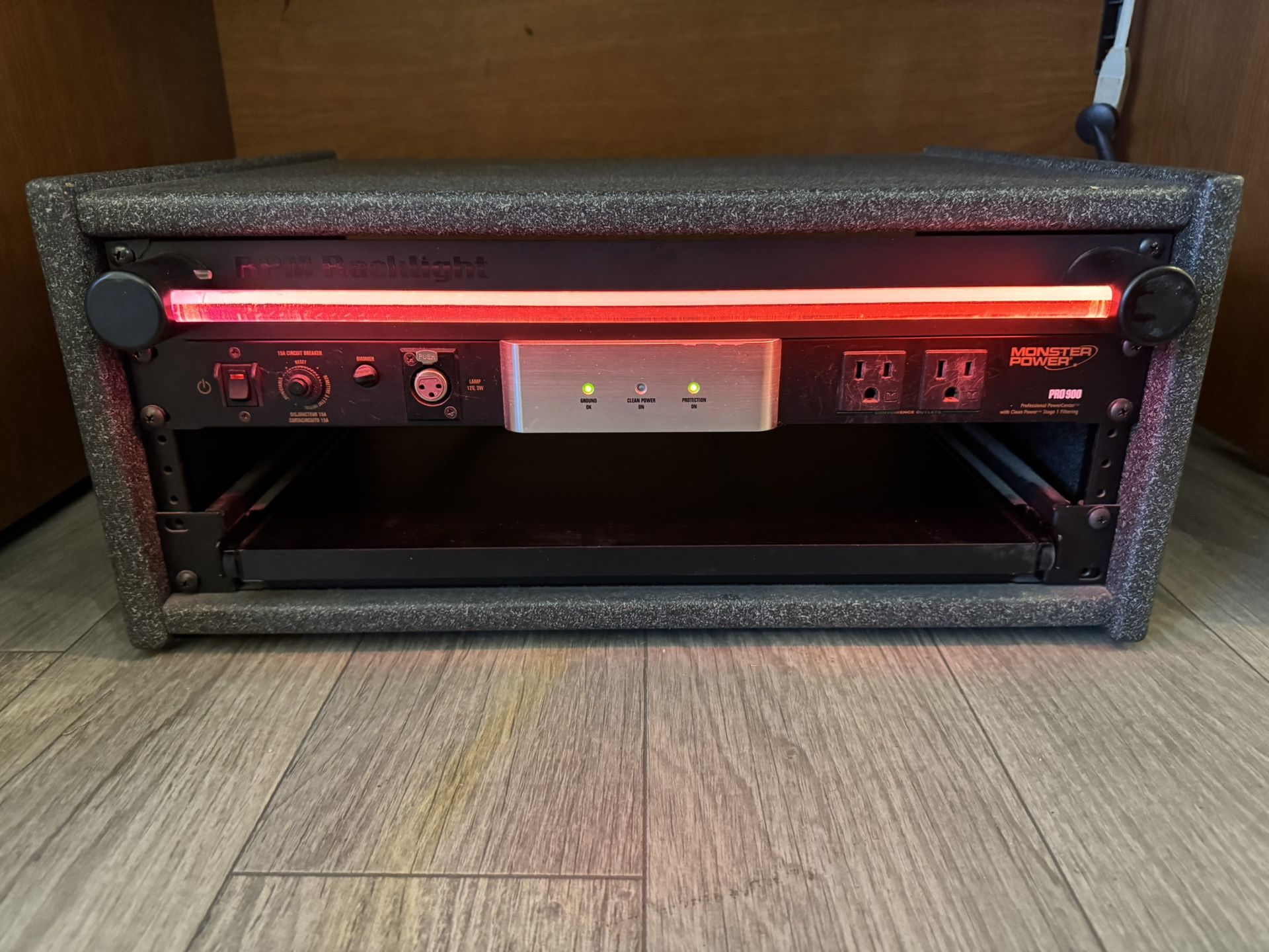 MONSTER POWER CENTER PRO 900