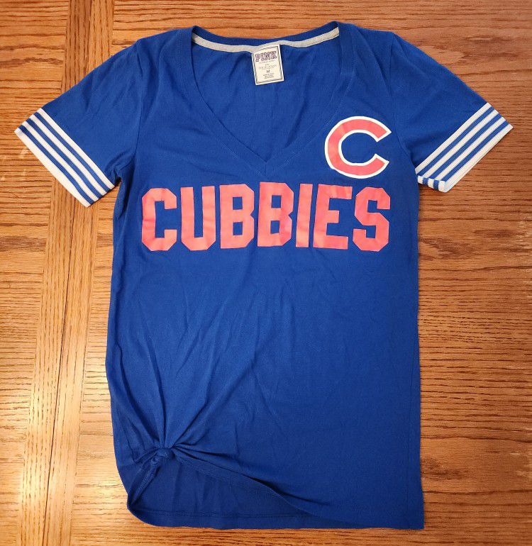 VS PINK Loves Chicago Cubs  Chicago cubs shirts, Cubs clothes, Chicago cubs  outfit